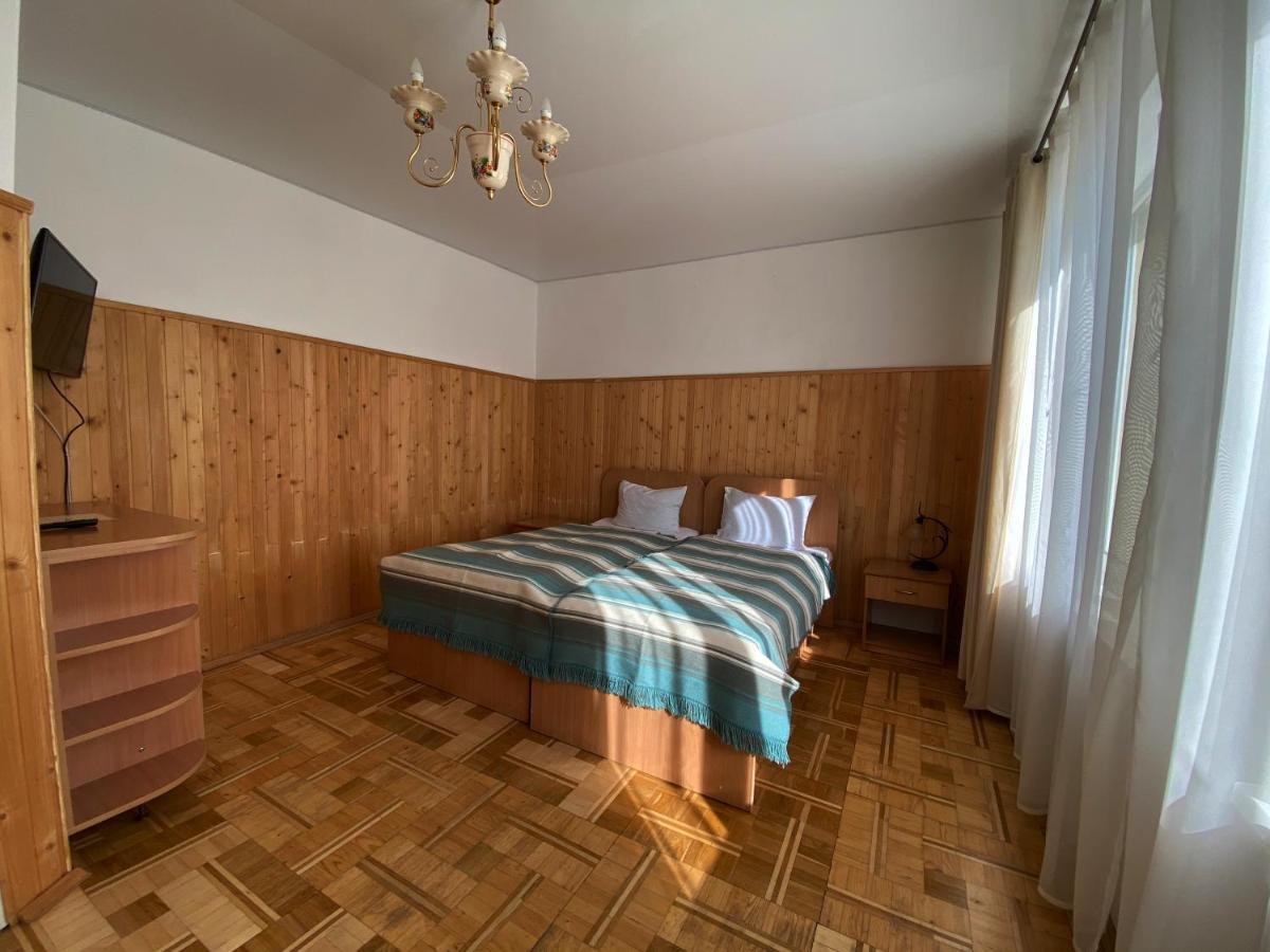 Olena Resort Bryukhovychi Exterior photo
